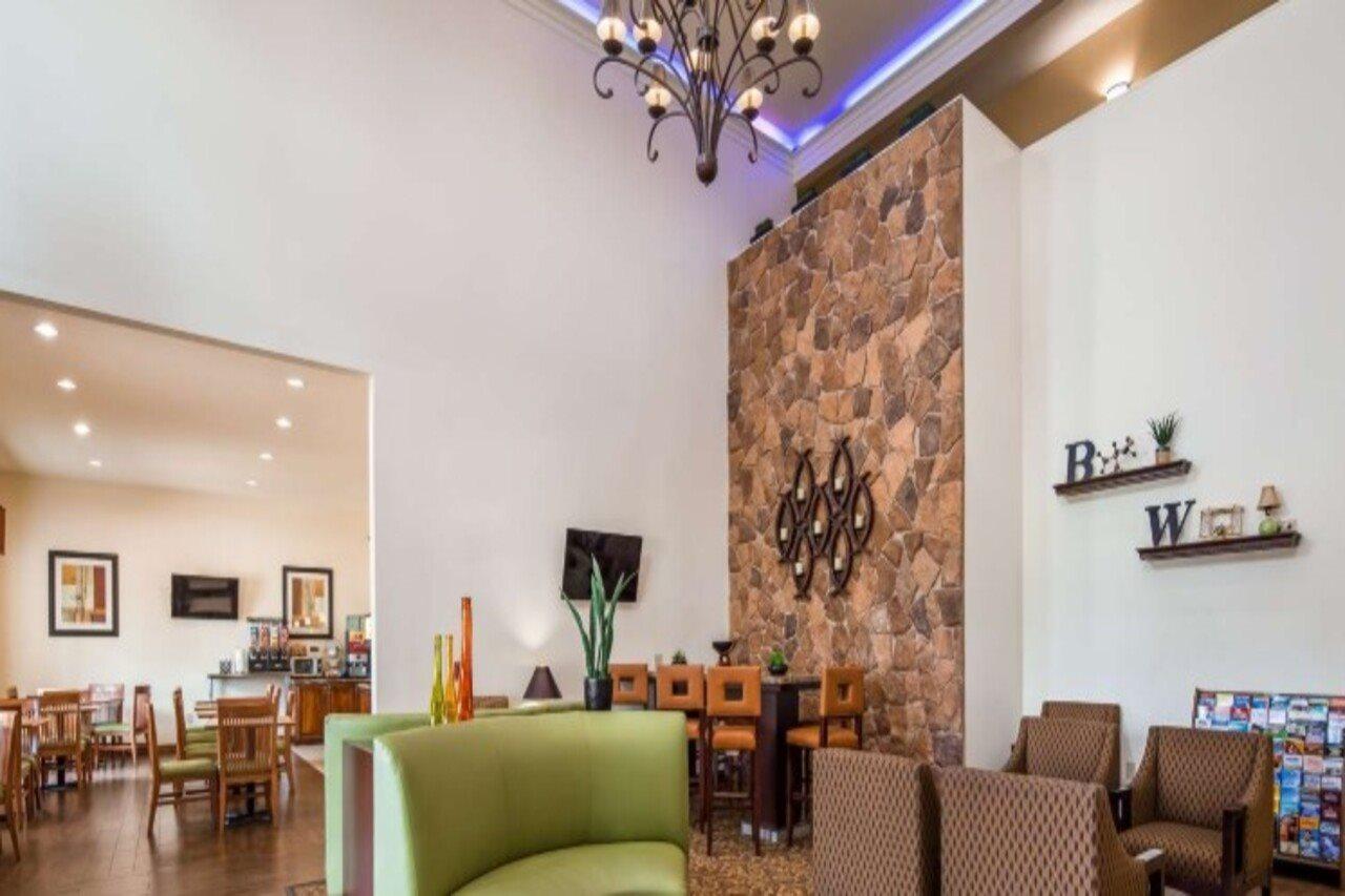 Hotel Western Hobby Airport And 3*