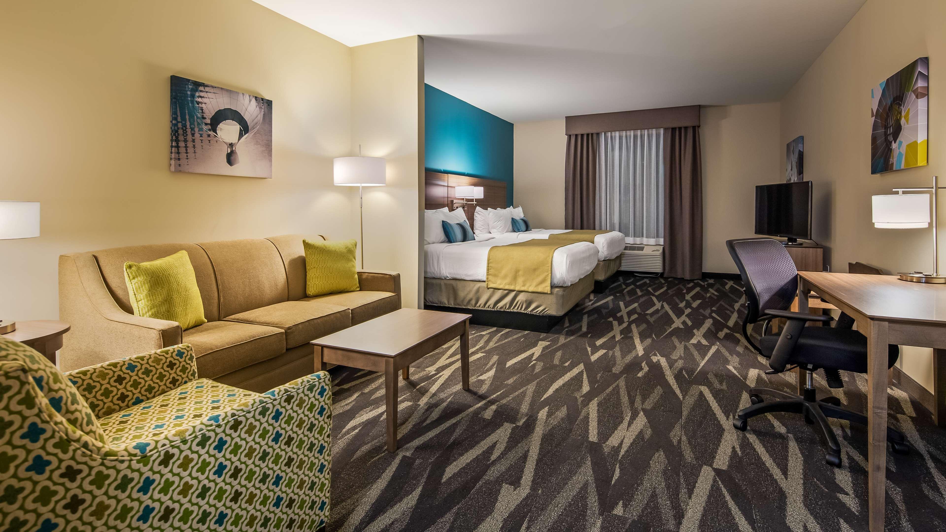 Western Hobby Airport And Otel 3*