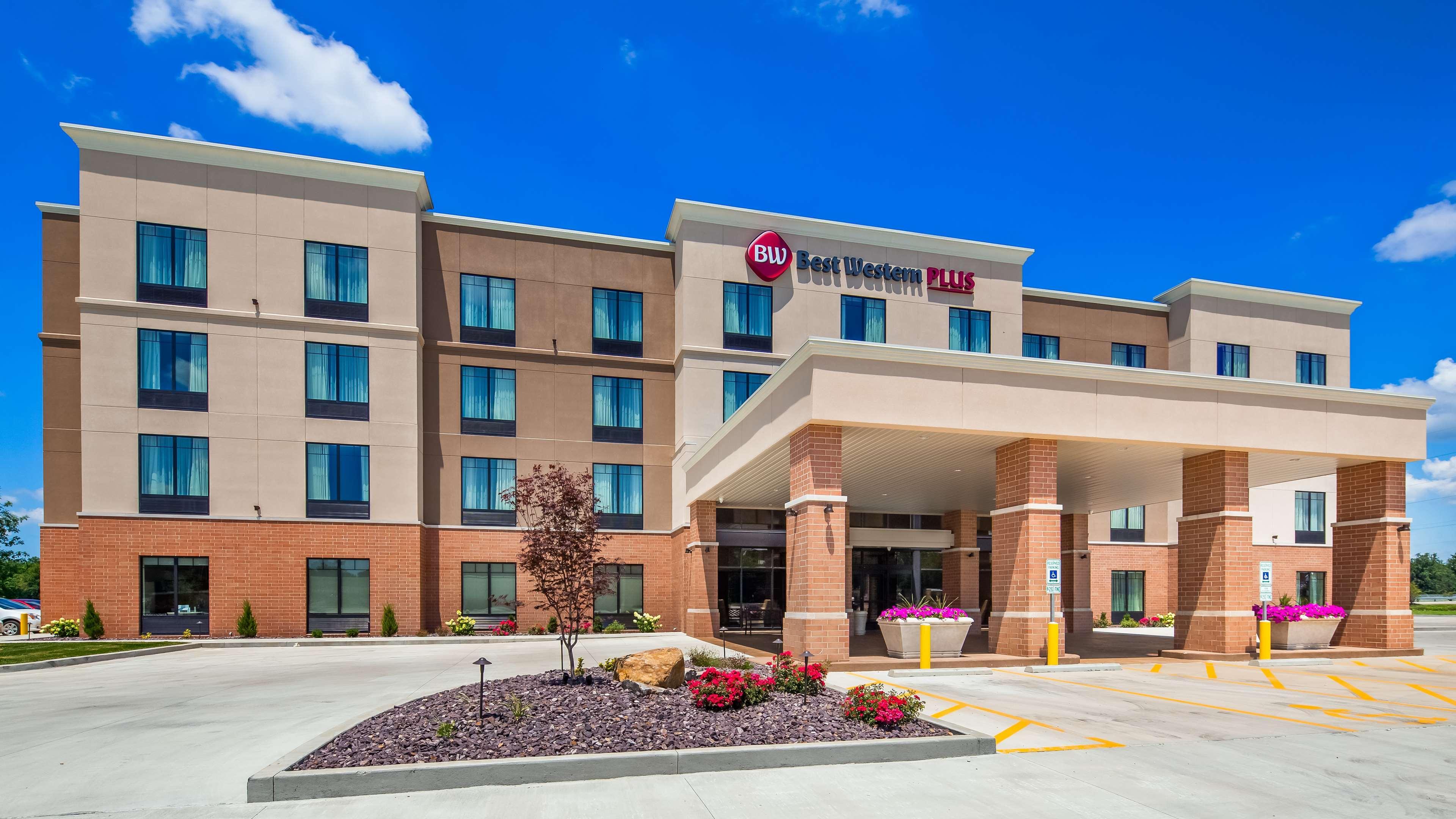 Otel Western Hobby Airport And 3*