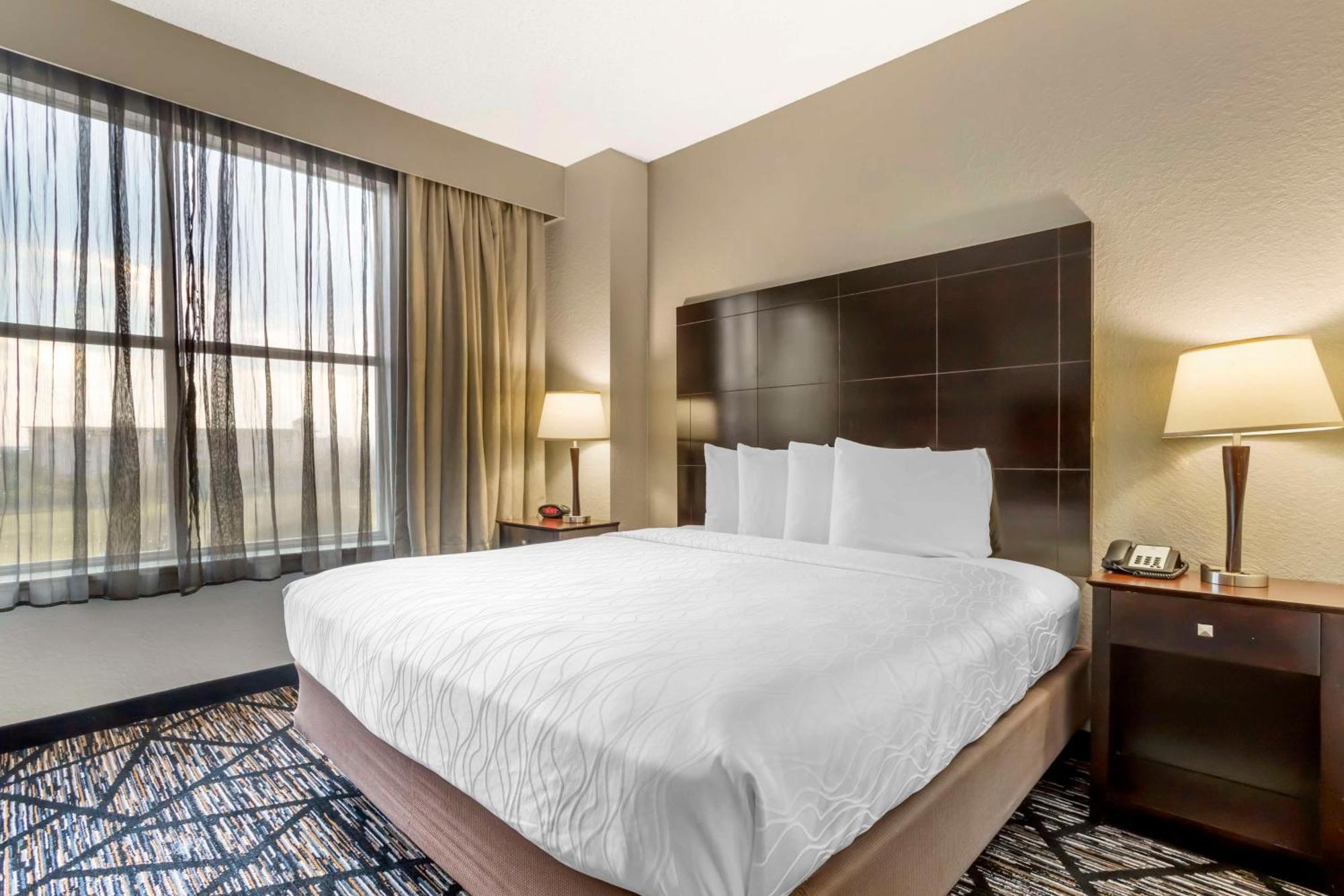 Western Hobby Airport And 3*