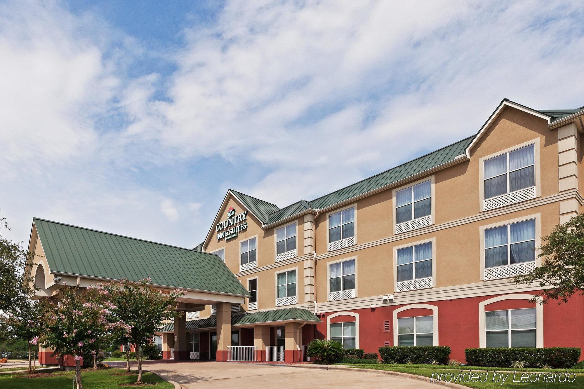 Western Hobby Airport And Hotel